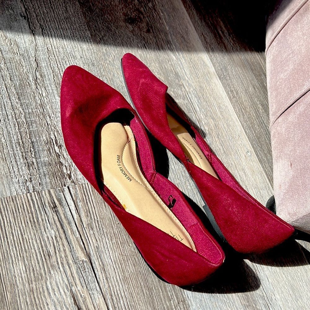 MAROON FLATS UNWORN MEMORY FOAM